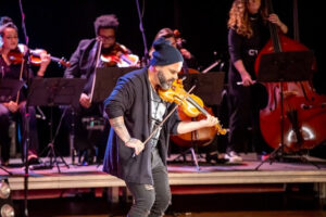 Porto Alegre: Teatro de Câmara Túlio Piva apresenta Rock Concert com Luciano Reis