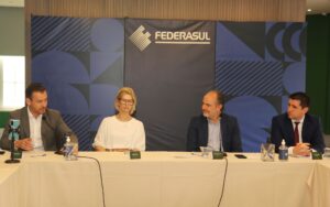 RS: FEDERASUL debate obras de saneamento no Litoral Norte. Técnicos da Corsan/Aegea apresentaram ações, enquanto representantes das cidades da região levantaram dúvidas