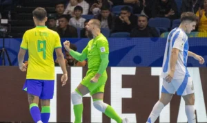 Seleção Brasileira conquista o hexa da Copa do Mundo de Futsal. Brasileiros venceram argentinos por 2 a 1