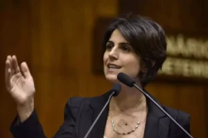 Manuela D’Ávila anuncia saída do PCdoB após 25 anos