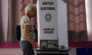 Eleições são encerradas em todo o país; começa apuração dos votos. Apuração já começou a ser realizada pelos sistemas da Justiça Eleitoral