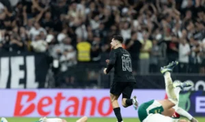 Corinthians vence clássico com o Palmeiras para se afastar do Z4. Timão triunfa por 2 a 0 com gols de Garro e Yuri Alberto