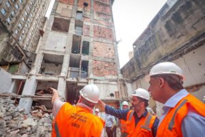 Porto Alegre: Obras de demolição do Esqueletão avançam no Centro Histórico