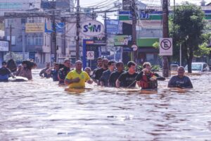 Porto Alegre vai ganhar escultura de 27 metros de comprimento para celebrar heroísmo de voluntários nas enchentes