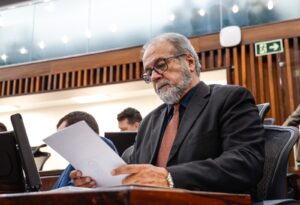 Deputado Victorino propõe o fim da multa em contrato escolar por motivo de saúde