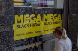 Procon fiscaliza comércio na Black Friday