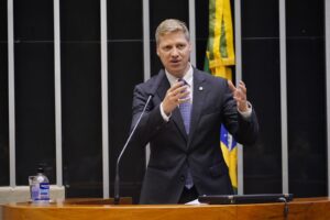 Marcel van Hattem será candidato à presidência da Câmara e o Partido Novo terá candidaturas em ambas as Casas