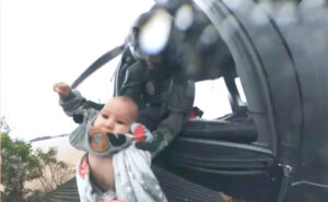 Anthony Miguel, de 1 ano e 5 meses, resgatado de telhado por helicóptero morre um ano após enchentes no RS
