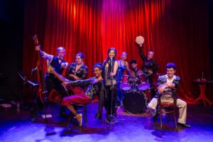 Espetáculo inédito da Cia Rústica, Cabaré do Tempo terá apresentação gratuita no Teatro Simões Lopes Neto neste domingo (11)