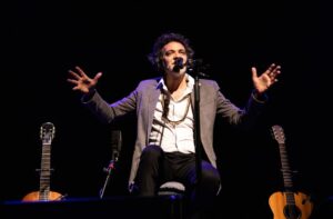 PAULINHO MOSKA EM “OS VIOLÕES FÊNIX DO MUSEU NACIONAL”