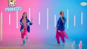 Escala transforma campanha da Santa Clara  em game de dança para a criançada.