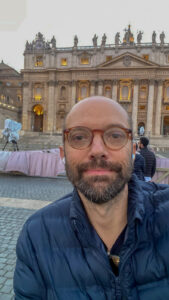 Daniel Scola volta ao Vaticano para cobertura do Conclave pelos canais do Box Brazil Media Group
